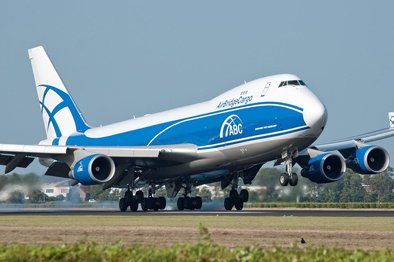 Компания «АГРОЭКО» встретила очередную партию чистопородных свиней генетики Genesus, прилетевших из Канады
